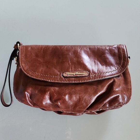 Tommy Bahama Handbags - Tommy Bahama Colero Distressed Boho Chic Leather Clutch Wristlet Bag